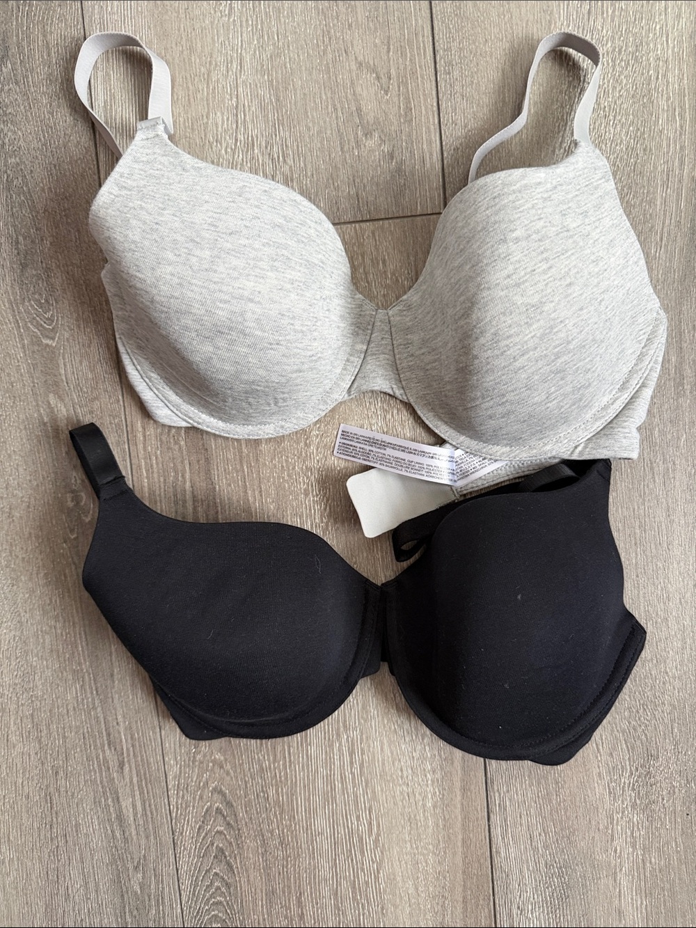 Amazon Essentials 2-Pack Molded T-Shirt Bras in Heather Grey and Black